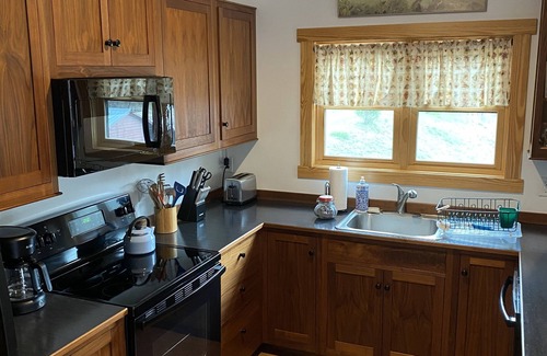 Mars Hill Apartment | Ivy Riverfront private retreat - tubing, fishing right out the door!