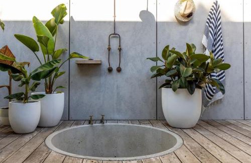 Rye House | Ivy Tyrone -Gas heated Pool Stunning renovation