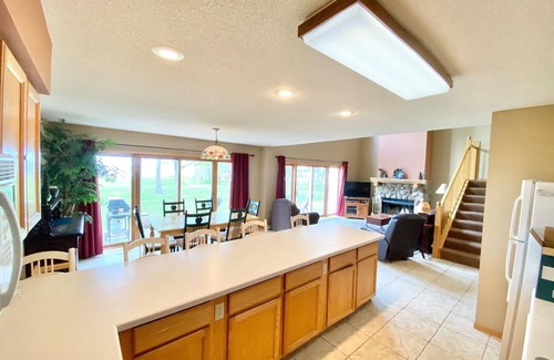 Onamia House | Izaty's Lake House Townhomes #413 on Lake Mille Lacs at Izaty's Resort look
