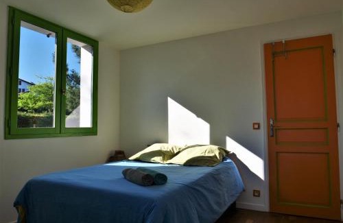 Kokotia House | Izpi Urdin Holistic surfhouse