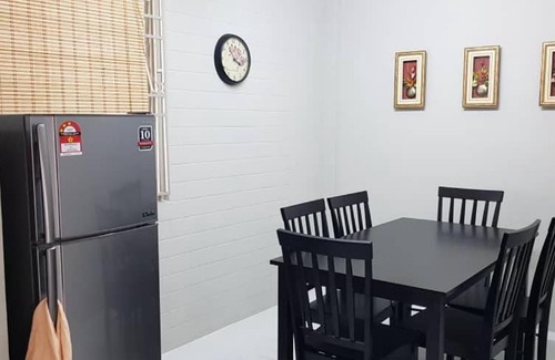 Sibu House | J & I Homestay 2 Person with shared bathroom