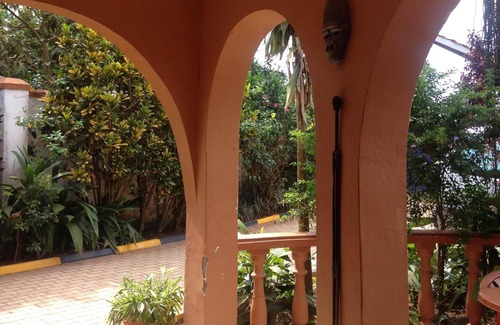 Entebbe House | J Residence Motel Entebbe