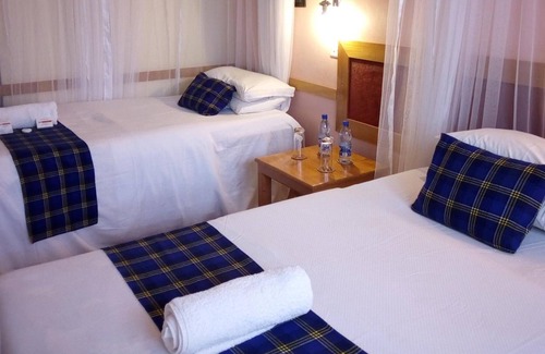 Entebbe House | J Residence Motel Entebbe