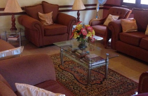 Entebbe House | J Residence Motel Entebbe