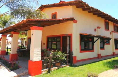 Mascota House | JACARANDA CABIN