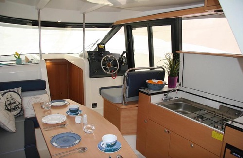 Wilkasy Boat Rental | Jacht motorowy Platinum 989 FLYbridge – 115 KM