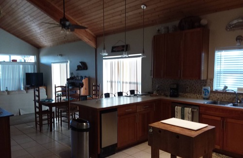 Port St. Joe House | Jack's Gulls. sleeps 10! water front and rear.