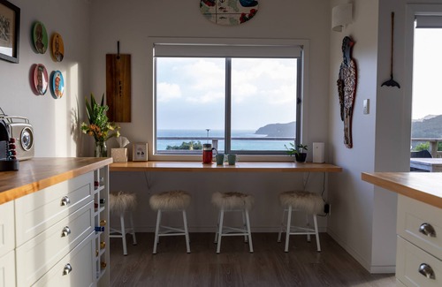 Tryphena House | JACKS SANCTUARY - amazing sea views, double outside bath, walk to the pub & cafe