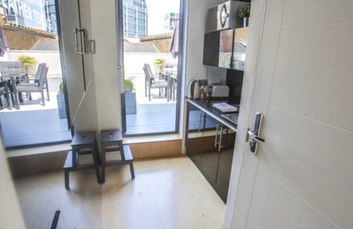 Bishopsgate House | Jacobson Suite at Room Home Stay