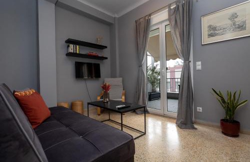 Kerameikos Apartment | Jacuzzi Patio & Acropolis view 2-BD Retreat