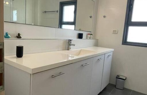 Netanya Apartment | Jacuzzi Penthouse with Sea View in Natanya