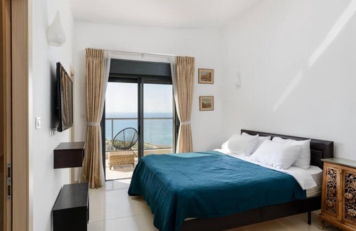 Netanya Apartment | Jacuzzi Penthouse with Sea View in Natanya