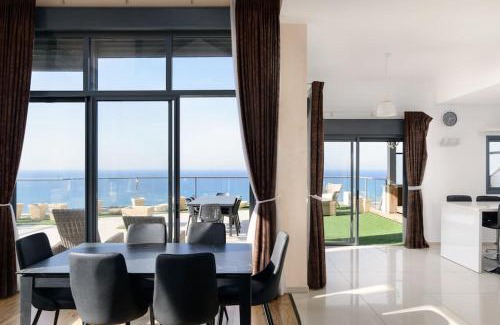 Netanya Apartment | Jacuzzi Penthouse with wide Sea View in Natanya