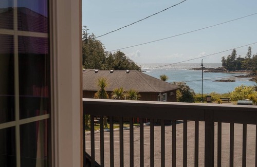Ucluelet Cottage | Jacuzzi Suite | Ocean View