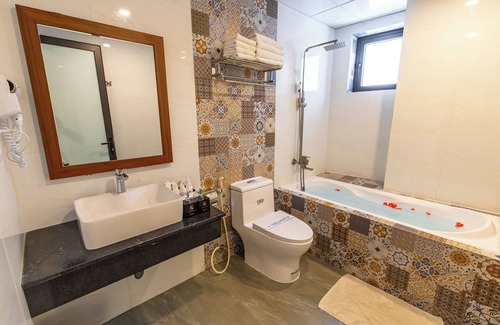 Hue City Centre Hotel | Jade Scene Hotel
