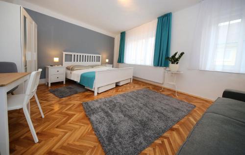 Eger Apartment | JadeRooms