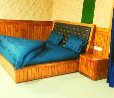 Badrinath Hotel | Jai Shambhu