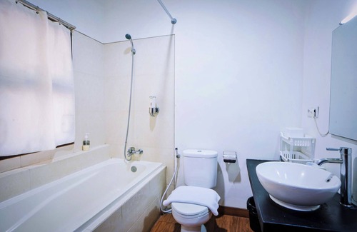 Gondangdia Hotel | Jambuluwuk Residence Menteng