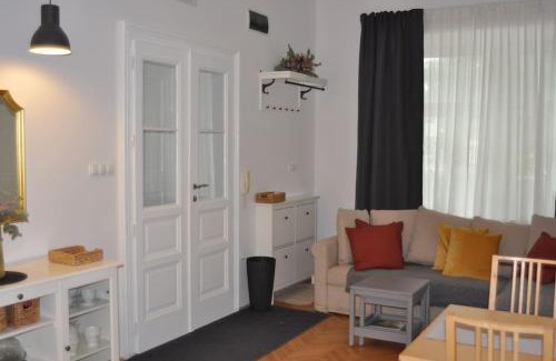 Ljubljana City Centre Apartment | Jane's Place, experience the atmosphere of a historic villa & free parking