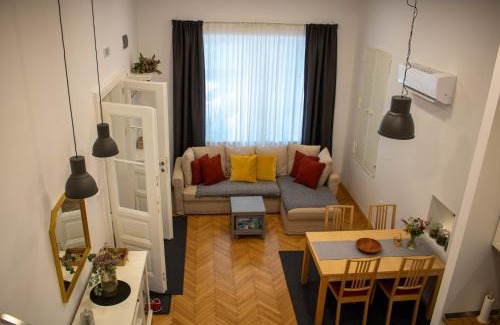 Ljubljana City Centre Apartment | Jane's Place, experience the atmosphere of a historic villa & free parking