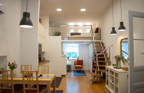 Ljubljana City Centre Apartment | Jane's Place, experience the atmosphere of a historic villa & free parking
