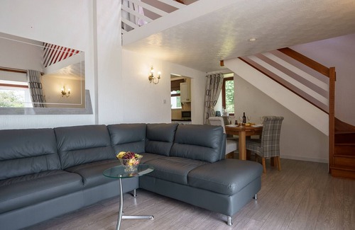 Thornhill Cottage | Jane Welsh Cottage Sleeps 4 in 2 bedrooms with own hot tub