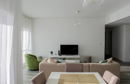 Santiago Apartment | Janelas de Zimbra - Lovely Apartment with Pool and Sea View