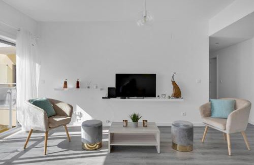 Santiago Apartment | Janelas de Zimbra - Lovely Apartment with Pool and Sea View