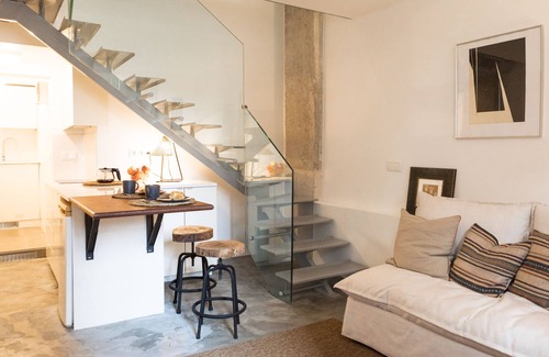 Santos Apartment | Janelas Verdes Stylish Tailor Made Flat