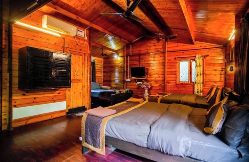 Anjuna Resort | Janet & Johns Beach Resort Since 1989