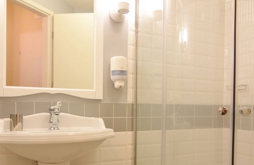 Siska District Bed & Breakfast | Janez Rooms