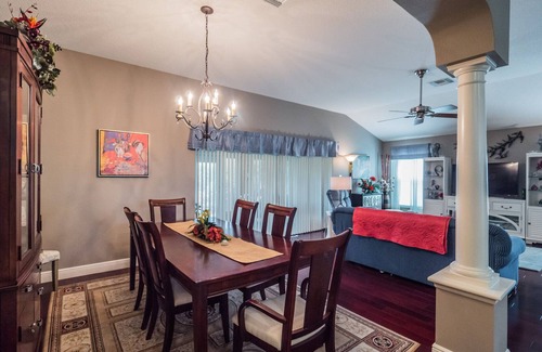 Virginia Trace House | January 2024 Available!! Only 2 Minutes to Lake Sumter Landing!