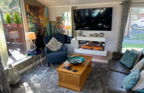 Morpeth House | Jasmine Lodge, 2 bedroom with hot tub - Felmoor Park