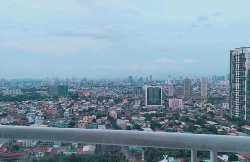 Valenzuela Apartment | Jazz Condominium Staycation