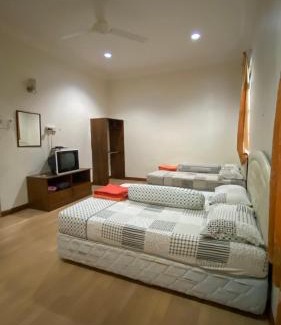 Kampung Telaga Batin House | JBK Villa Empire - Roomstay