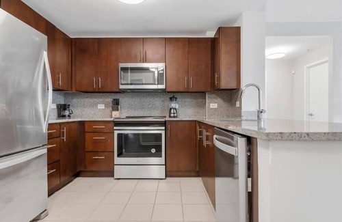 Hudson Exchange Apartment | JC PATH 2 BR | Linens/Towels | Gym + Rooftop