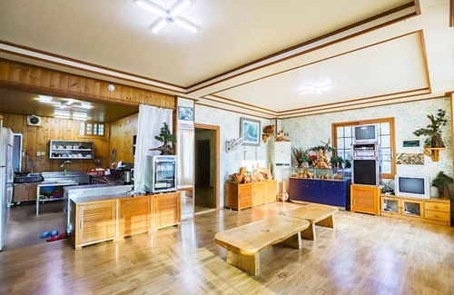 Jecheon House | Jecheon Hosu Pension