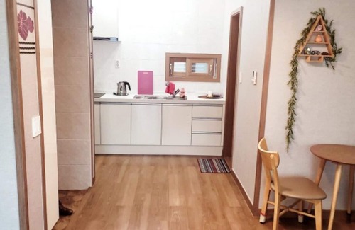 Hallim House | Jeju Badangnoeul Pension