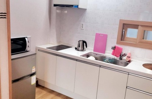 Hallim House | Jeju Badangnoeul Pension