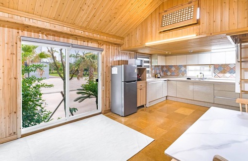 Gujwa House | Jeju Bijalim Pension