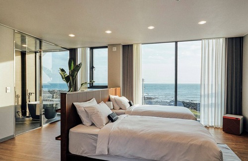 Gangjeong-dong Hotel | Jeju Early Black Lounge