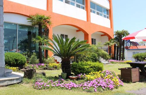 Jocheon House | Jeju Feel House