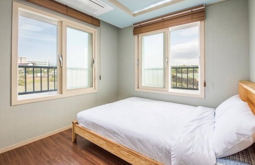 Hallim House | Jeju Frien Pension