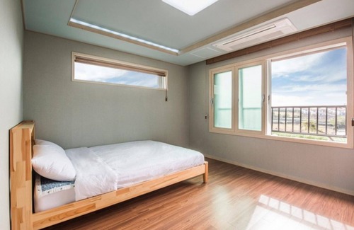 Hallim House | Jeju Frien Pension