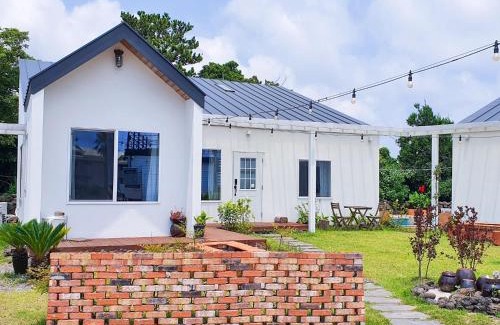 Seongsan House | Jeju Gam Sung Sook So