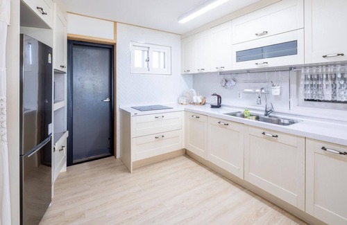Hallim House | Jeju Jeobadae Nuwo