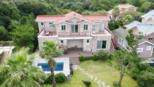 Gujwa House | Jeju Olle House