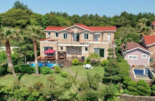 Gujwa House | Jeju Olle House