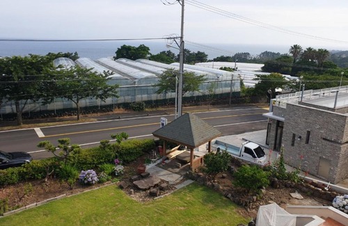 Jungmun Hotel | Jeju Soroan Pension