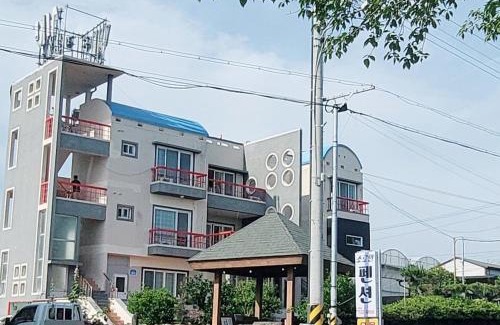 Jungmun Hotel | Jeju Soroan Pension